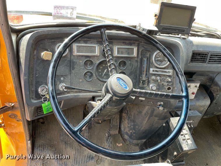 image for item DL3799 1994 Ford LN8000  vacuum truck