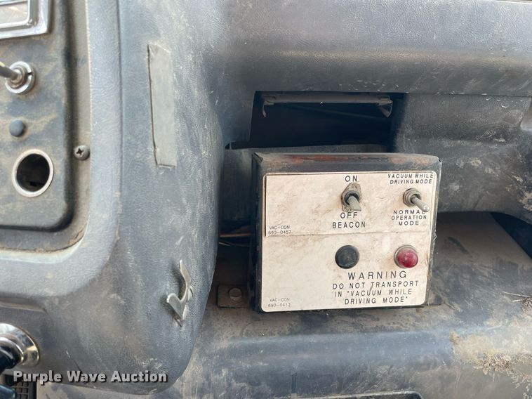 image for item DL3799 1994 Ford LN8000  vacuum truck
