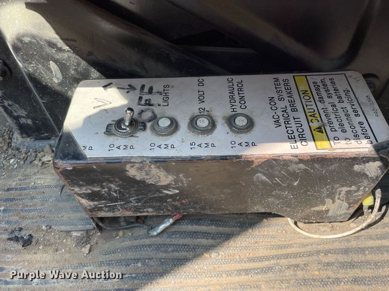 image for item DL3799 1994 Ford LN8000  vacuum truck