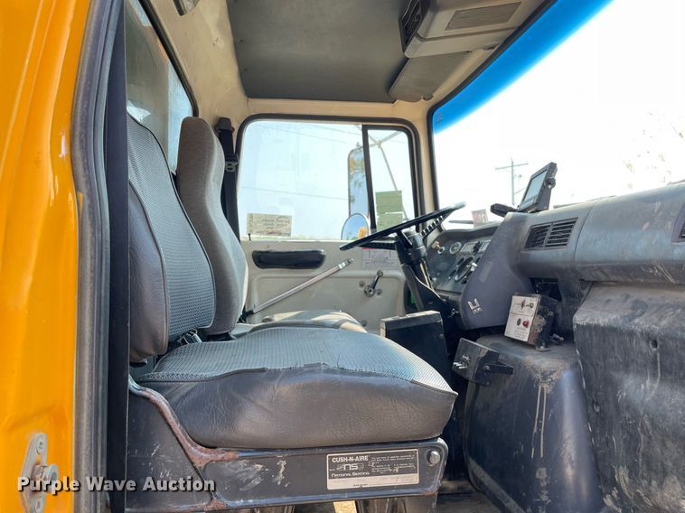 image for item DL3799 1994 Ford LN8000  vacuum truck