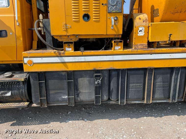 image for item DL3799 1994 Ford LN8000  vacuum truck