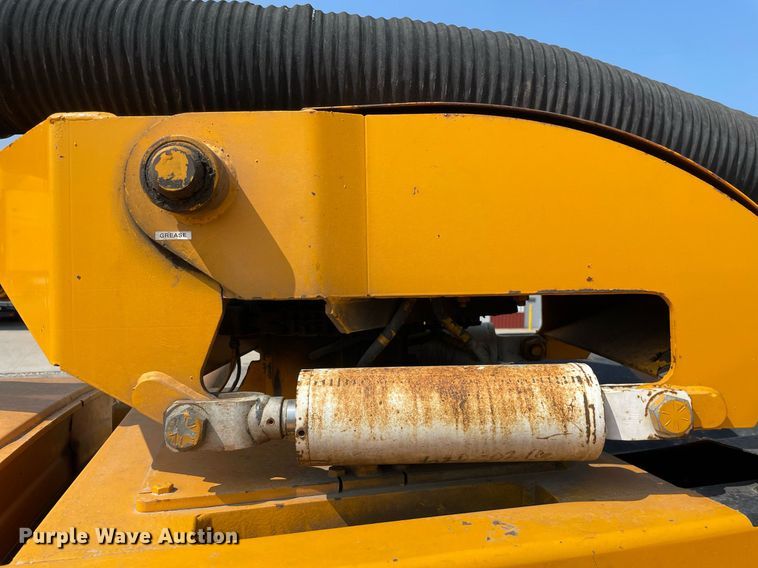 image for item DL3799 1994 Ford LN8000  vacuum truck