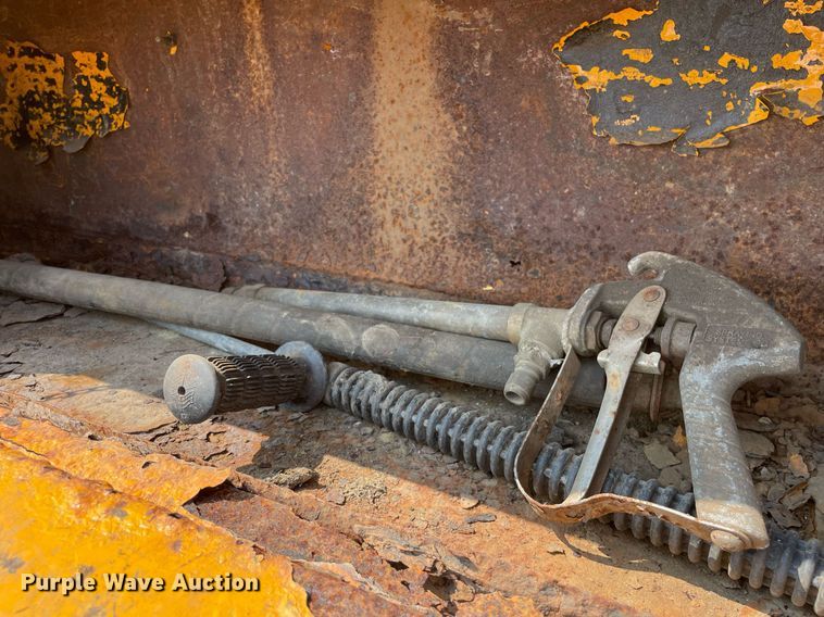 image for item DL3799 1994 Ford LN8000  vacuum truck