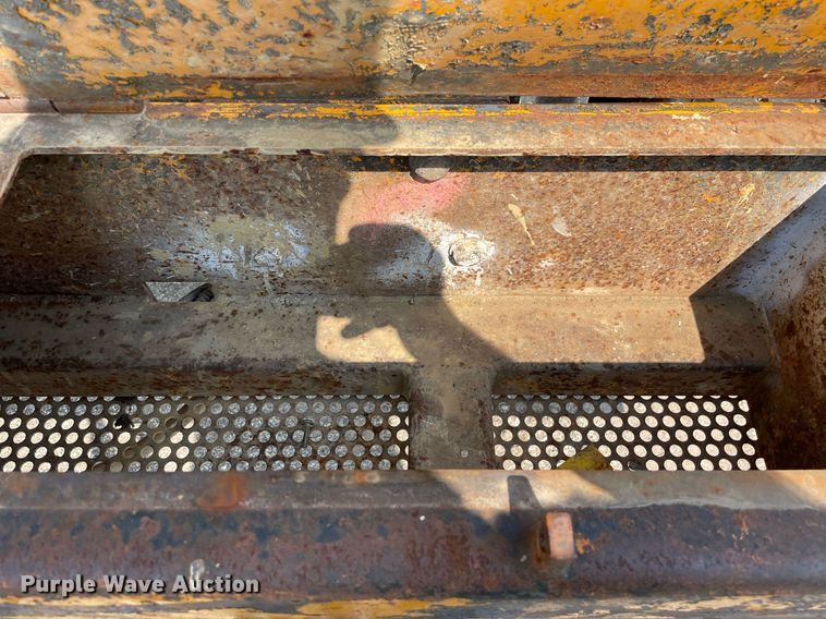 image for item DL3799 1994 Ford LN8000  vacuum truck