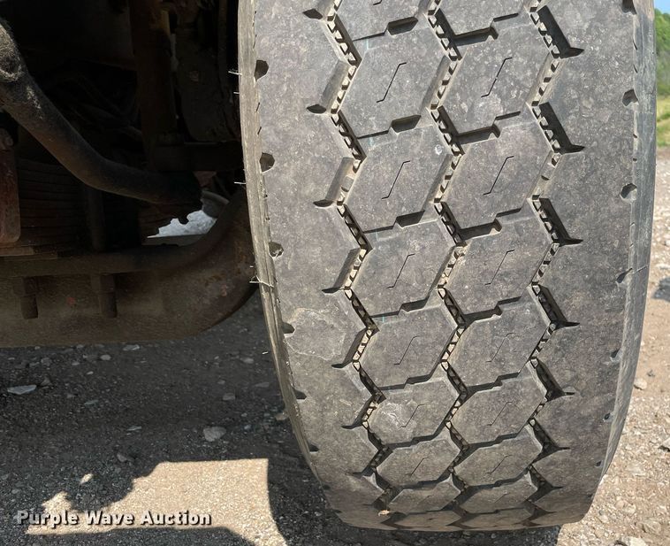 image for item DL3799 1994 Ford LN8000  vacuum truck