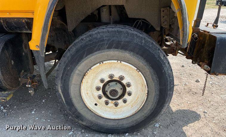 image for item DL3799 1994 Ford LN8000  vacuum truck