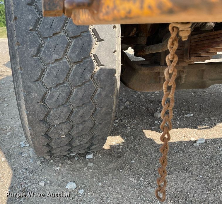 image for item DL3799 1994 Ford LN8000  vacuum truck