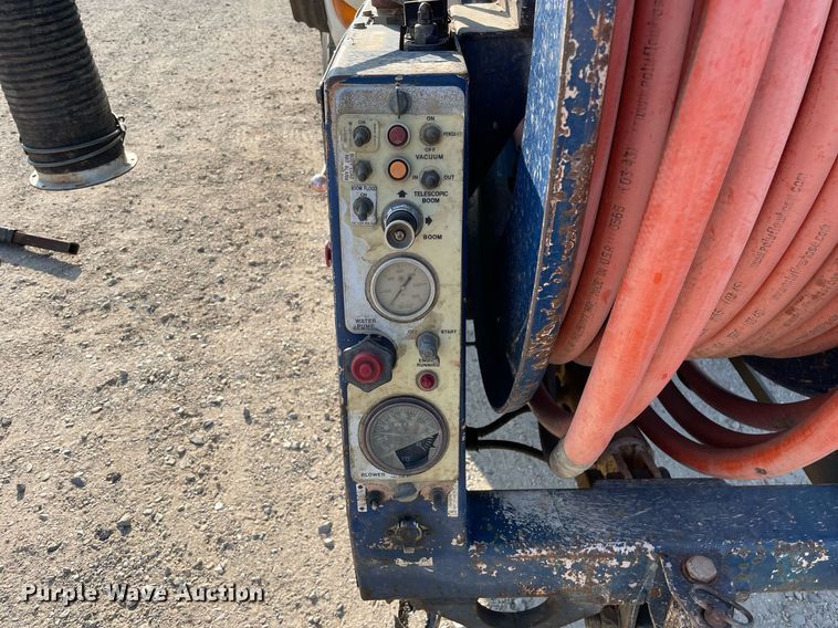 image for item DL3800 2003 Sterling L7500  vacuum truck