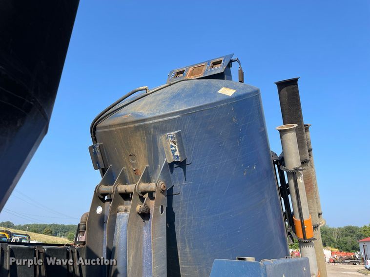 image for item DL3800 2003 Sterling L7500  vacuum truck