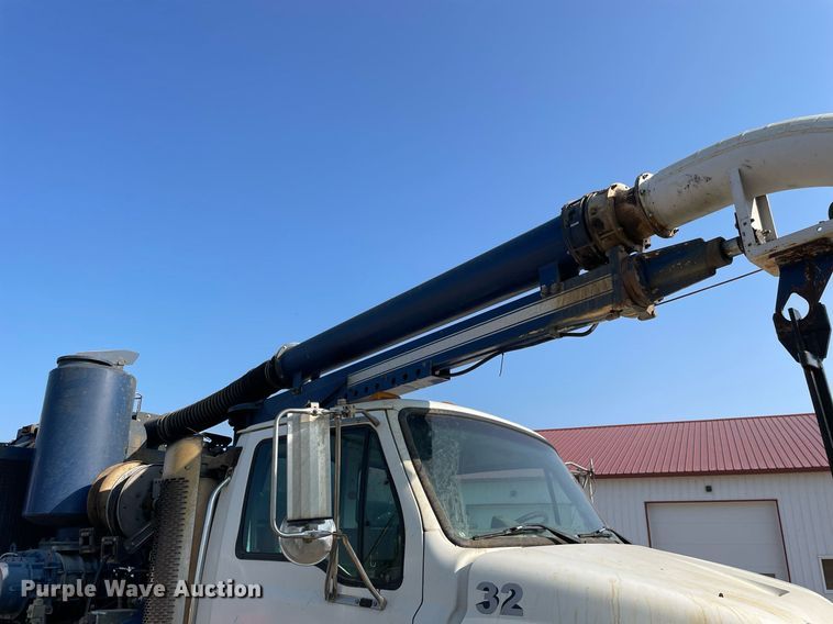 image for item DL3800 2003 Sterling L7500  vacuum truck