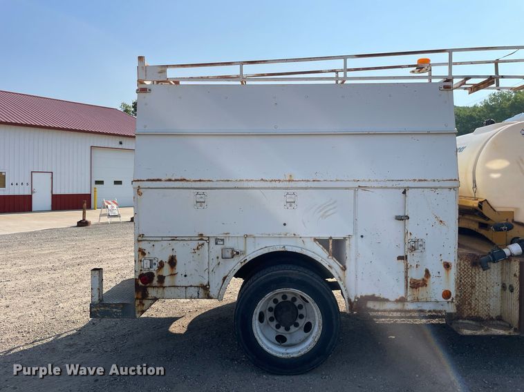 image for item DL3801 2004 International 4200  utility / service truck