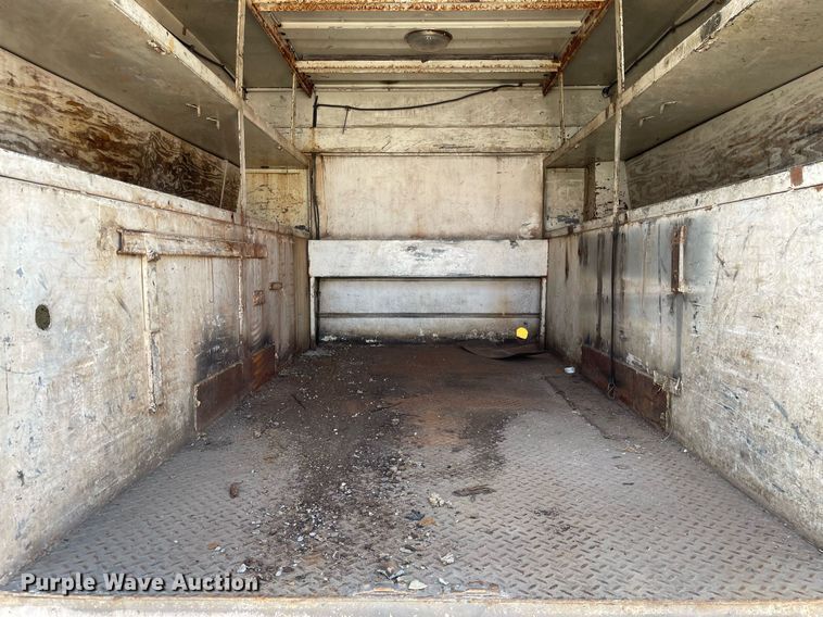 image for item DL3801 2004 International 4200  utility / service truck