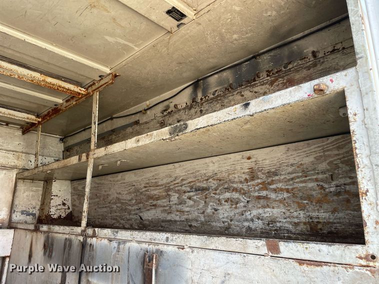 image for item DL3801 2004 International 4200  utility / service truck