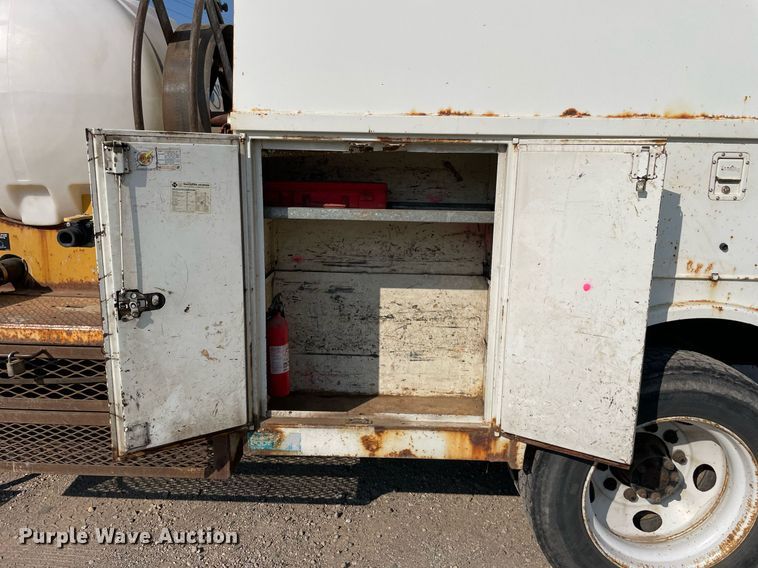 image for item DL3801 2004 International 4200  utility / service truck