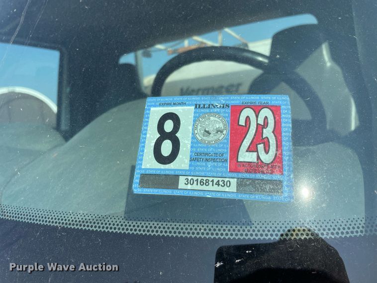 image for item DL3801 2004 International 4200  utility / service truck