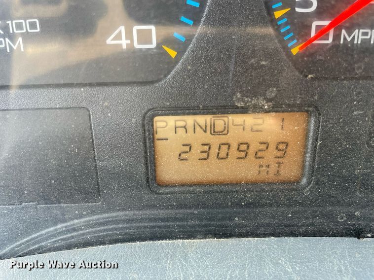 image for item DL3801 2004 International 4200  utility / service truck