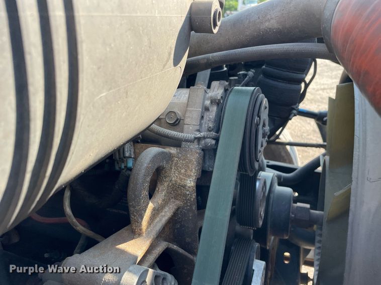 image for item DL3801 2004 International 4200  utility / service truck