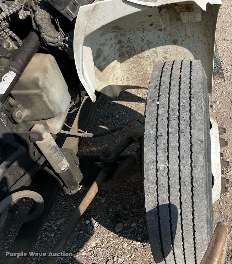 image for item DL3801 2004 International 4200  utility / service truck