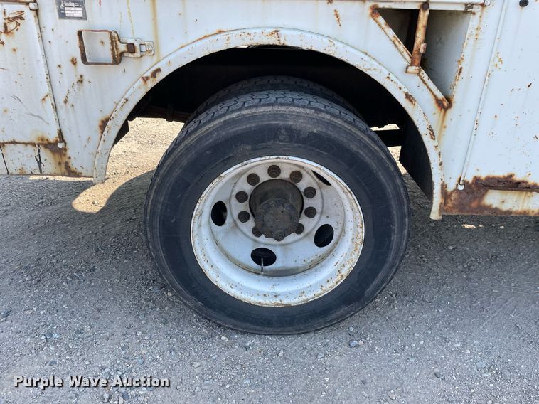 image for item DL3801 2004 International 4200  utility / service truck