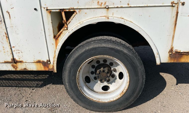 image for item DL3801 2004 International 4200  utility / service truck