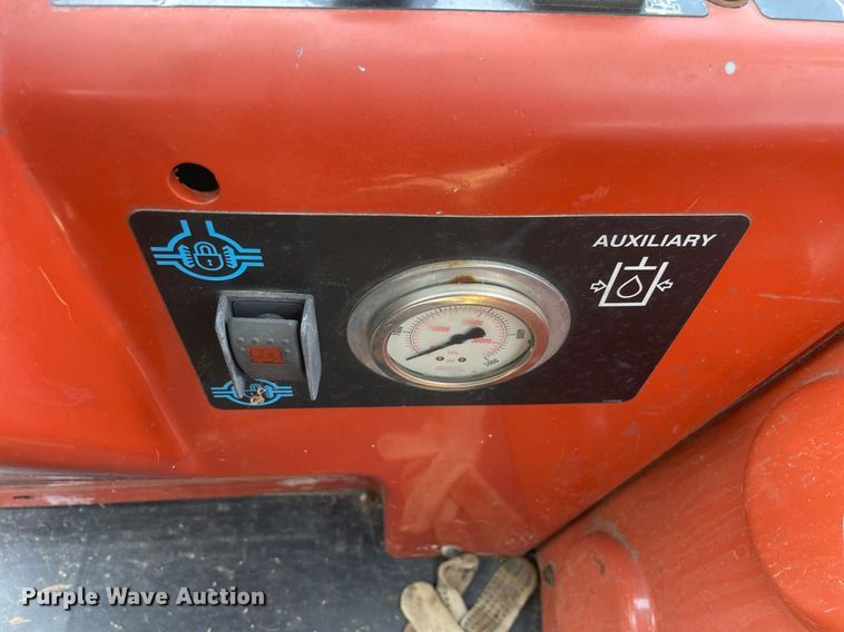 image for item DL3828 2011 Ditch Witch RT115 Quad  vibratory cable plow