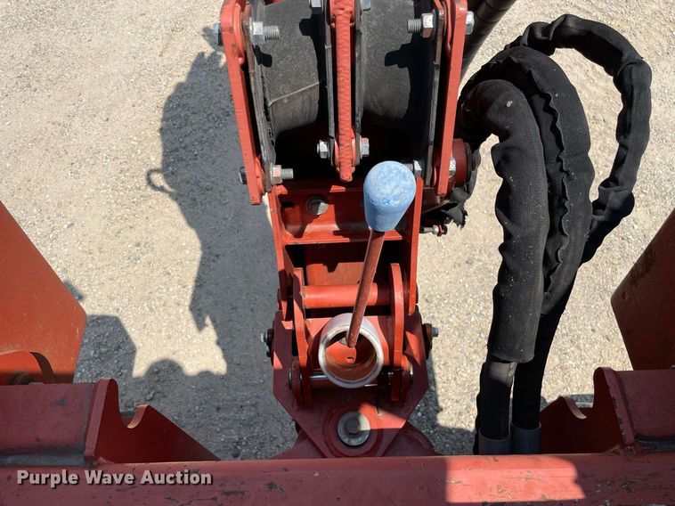 image for item DL3828 2011 Ditch Witch RT115 Quad  vibratory cable plow