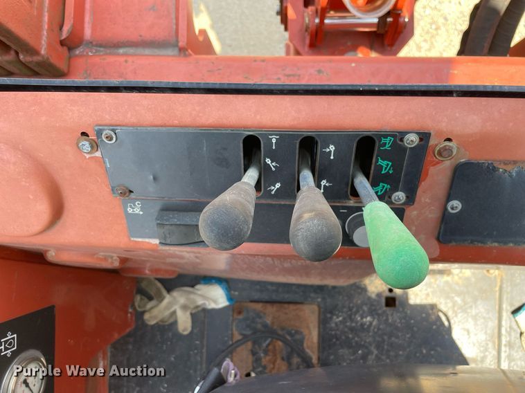 image for item DL3828 2011 Ditch Witch RT115 Quad  vibratory cable plow