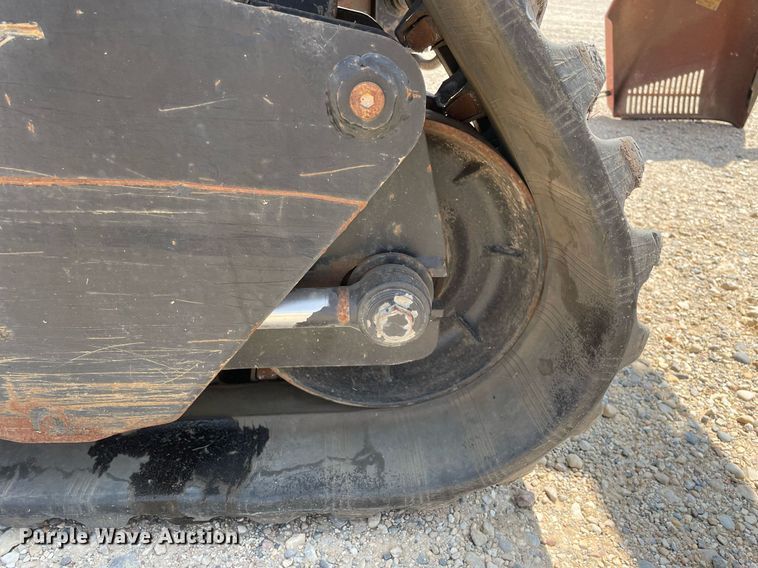 image for item DL3828 2011 Ditch Witch RT115 Quad  vibratory cable plow