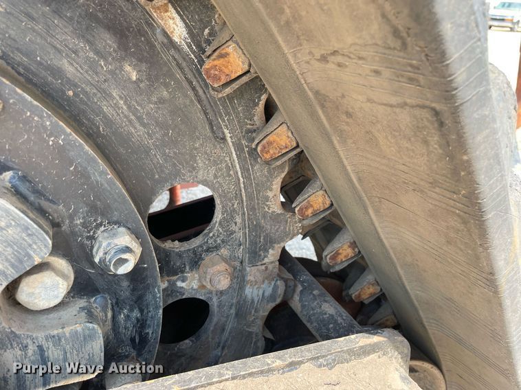 image for item DL3828 2011 Ditch Witch RT115 Quad  vibratory cable plow