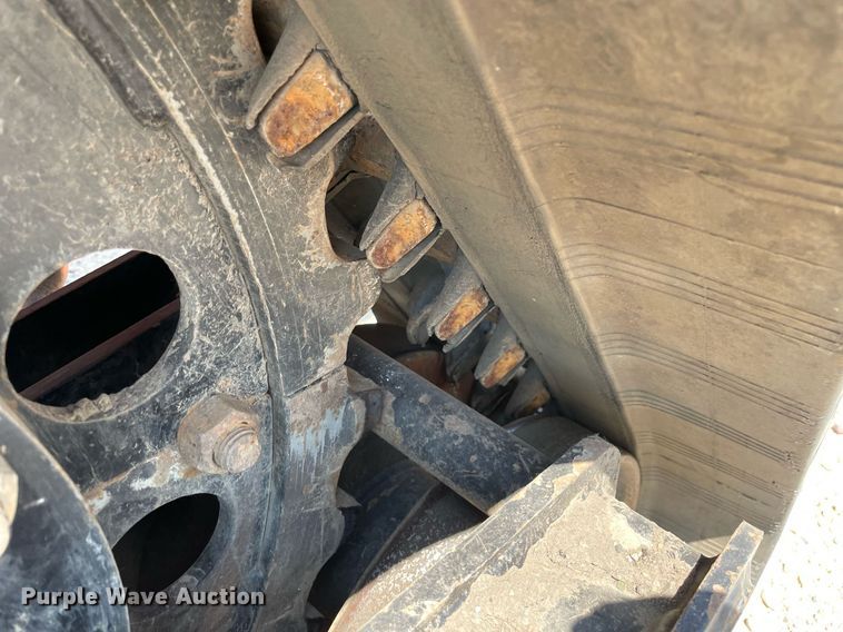 image for item DL3828 2011 Ditch Witch RT115 Quad  vibratory cable plow