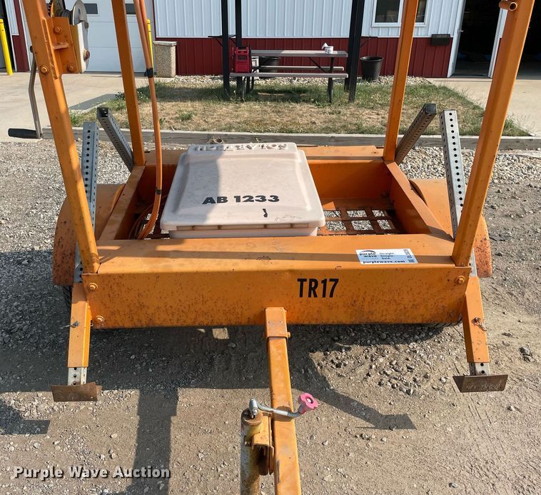 image for item DL3829 Solartech  arrowboard