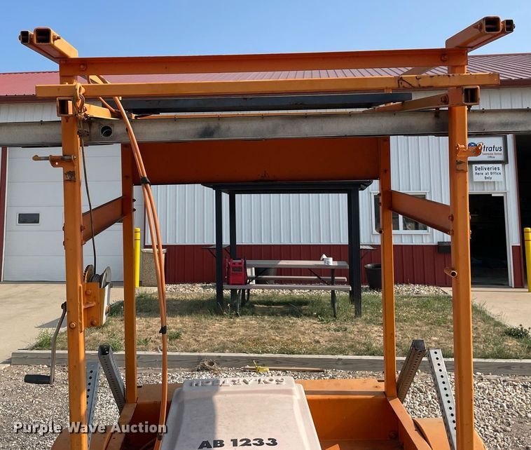 image for item DL3829 Solartech  arrowboard