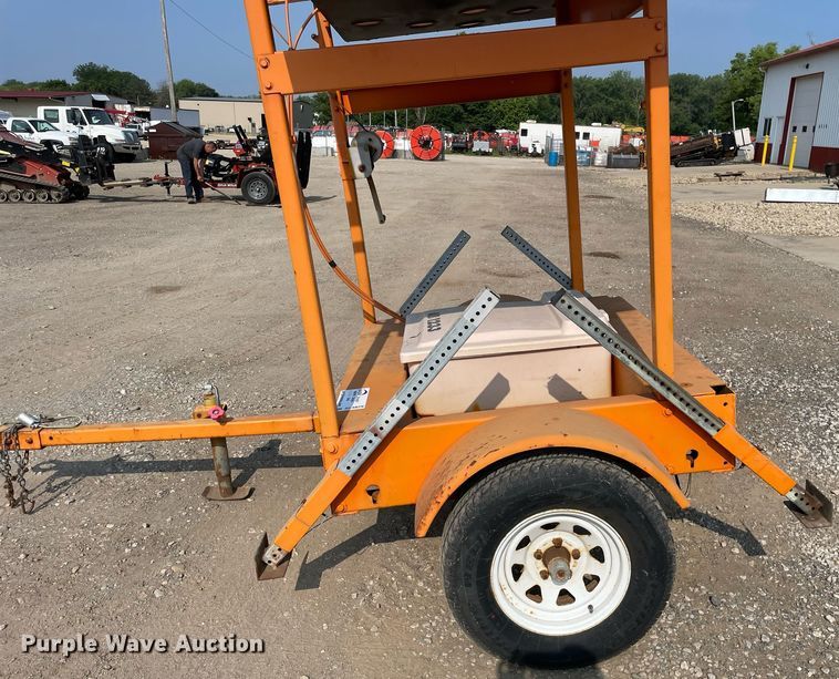 image for item DL3829 Solartech  arrowboard