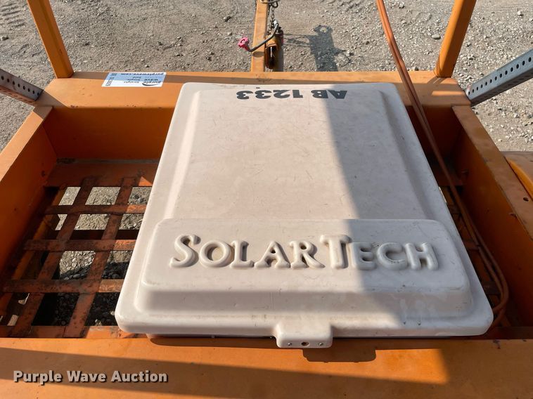 image for item DL3829 Solartech  arrowboard