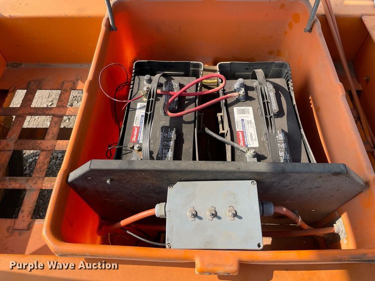 image for item DL3829 Solartech  arrowboard