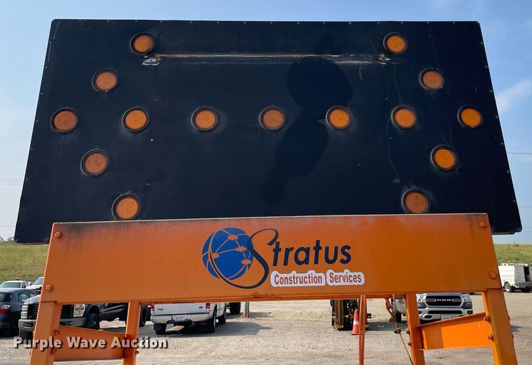 image for item DL3829 Solartech  arrowboard