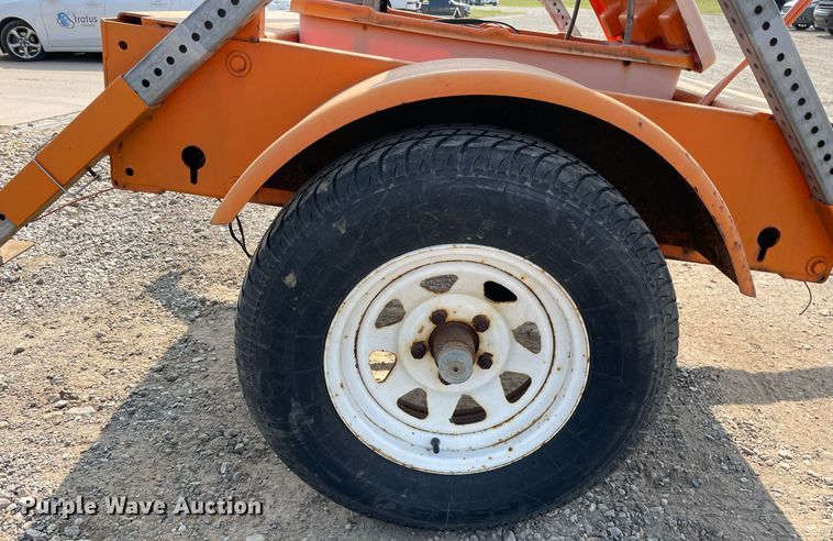 image for item DL3829 Solartech  arrowboard