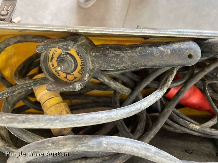 image for item DL3833 Surveying equipment