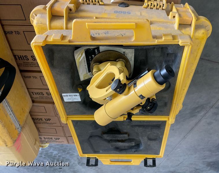 image for item DL3833 Surveying equipment