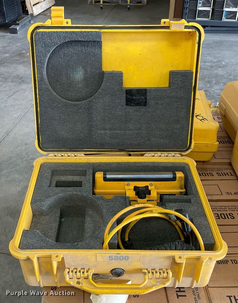 image for item DL3833 Surveying equipment