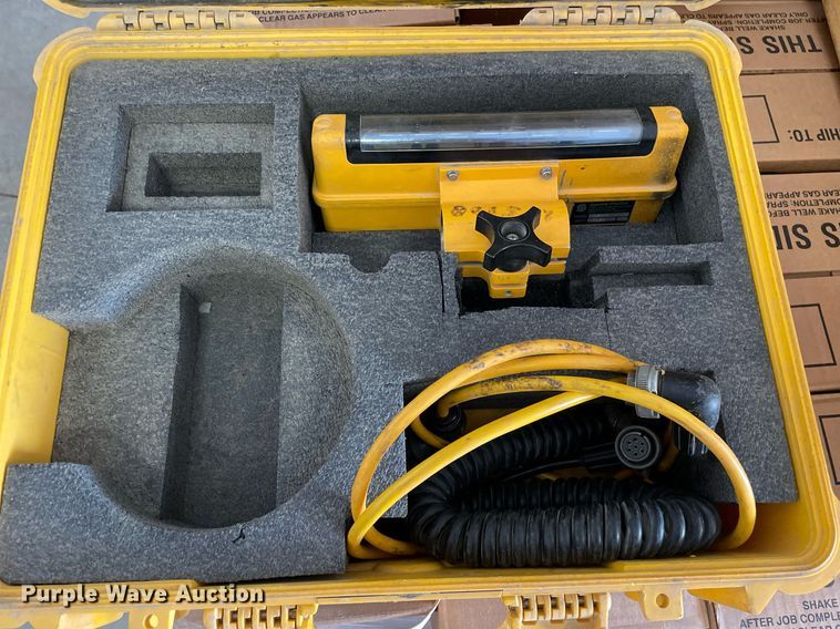 image for item DL3833 Surveying equipment