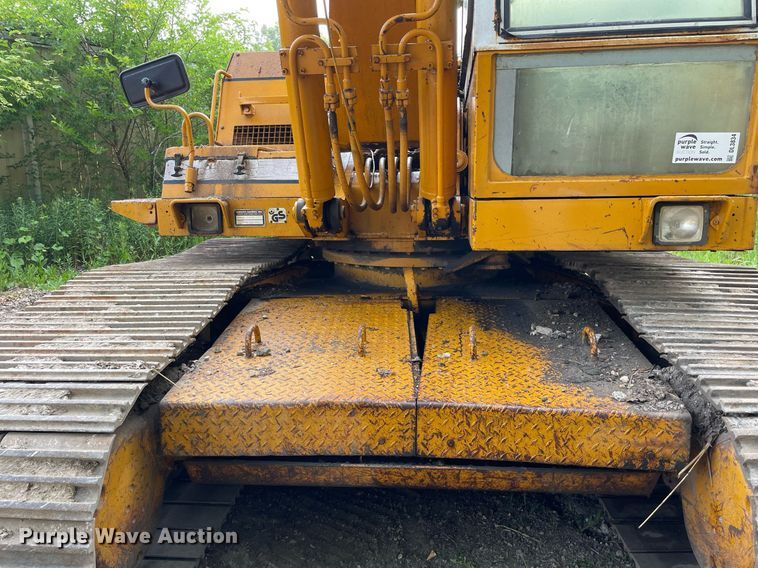 image for item DL3834 1985 Liebherr R912 LC  excavator