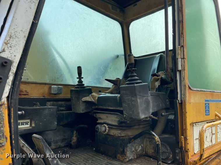 image for item DL3834 1985 Liebherr R912 LC  excavator