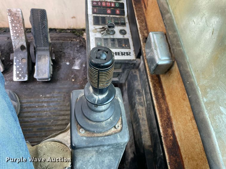 image for item DL3834 1985 Liebherr R912 LC  excavator