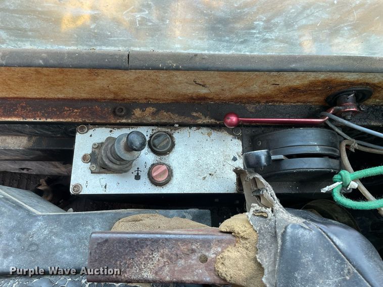 image for item DL3834 1985 Liebherr R912 LC  excavator