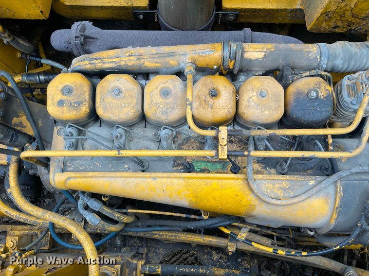 image for item DL3834 1985 Liebherr R912 LC  excavator