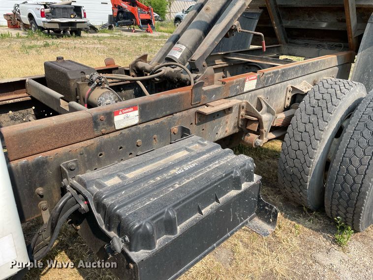 image for item DL3838 2002 International 4300  dump truck