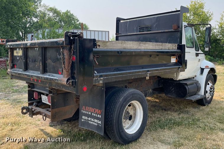 image for item DL3838 2002 International 4300  dump truck