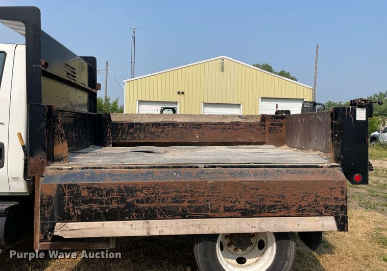 image for item DL3838 2002 International 4300  dump truck