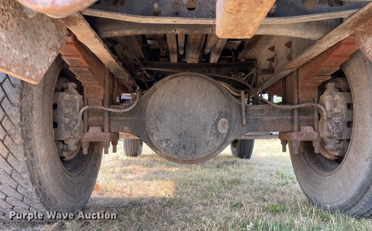 image for item DL3838 2002 International 4300  dump truck